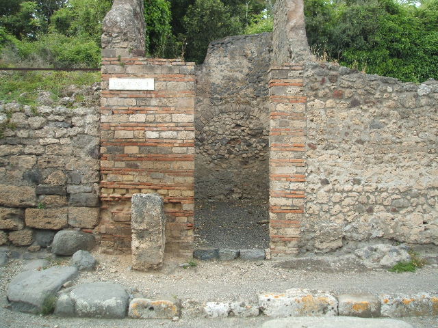 V.3.1 Street Altar