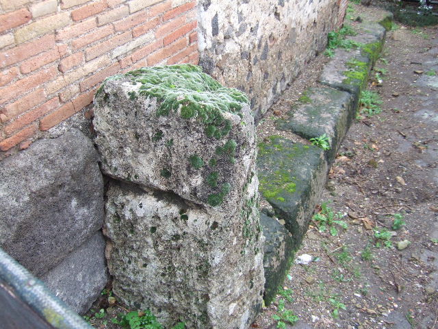 Street altar at VII.3.33 