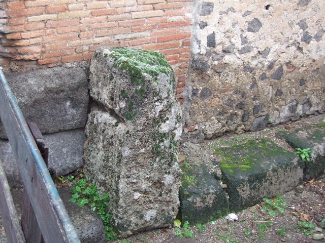 Street altar at VII.3.33 