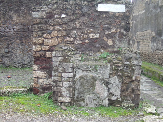 IX.8.1 Pompeii. May 2010. East end.