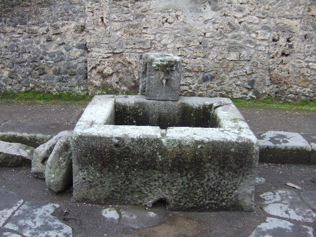 II.1.2 Fountain between II.1.2 and II.1.3
