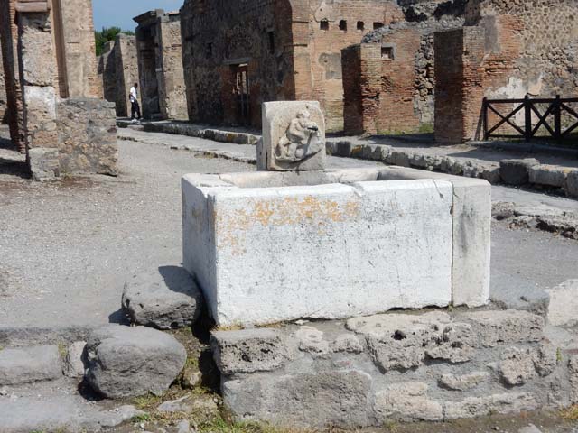 Fountain at VI.14.17