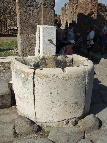 Fountain at VII.4.32