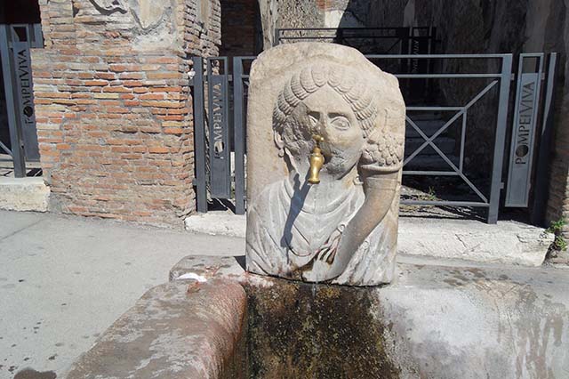 Fountain at VII.9.67