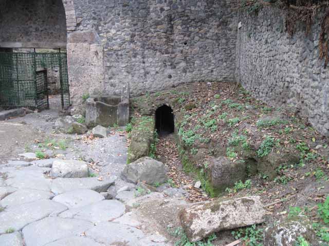 Fountain near VIII.7.1