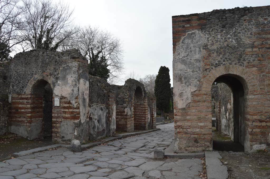 Pompeii Porta Ercolano or Herculaneum Gate. March 2018. Looking north towards west side, on left.
Foto Taylor Lauritsen, ERC Grant 681269 DÉCOR

