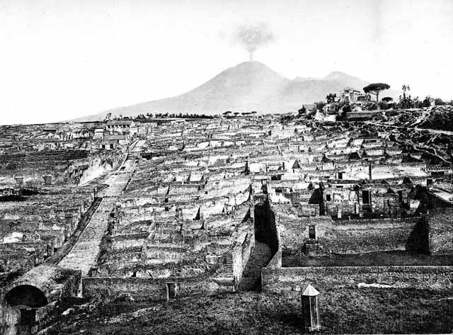 Stabian Gate or Porta Stabia - drainage