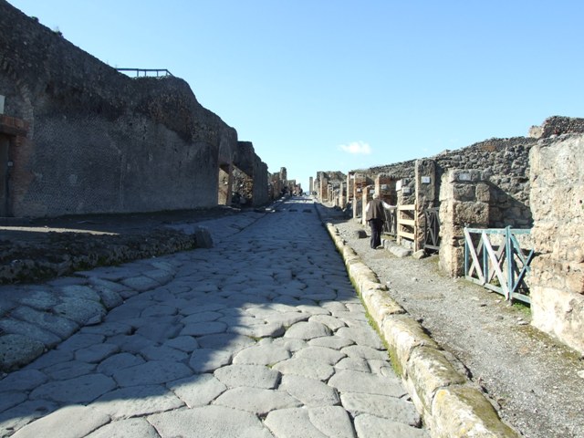 1.2.8 Pompeii. September 2010. Looking east to entrance doorway from Via Stabiana. Photo courtesy of Drew Baker.
