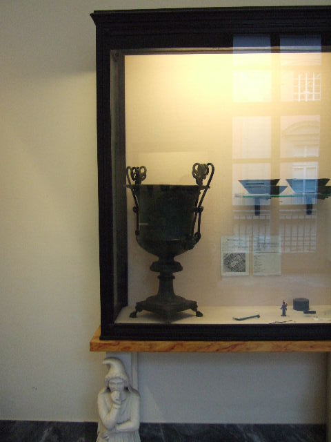 I.2.10 Pompeii.  Found in atrium. Bronze bowls.  Now in Naples 
Archaeological Museum. Inventory numbers: 110068 and 110069.