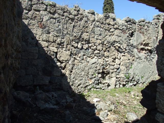 I.2.17 Pompeii. September 2010. Looking south into atrium, from room 3.
Photo courtesy of Drew Baker.

