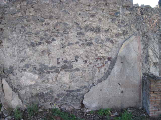 I.2.17 Pompeii. March 2009. Room 9, cubiculum. West wall, and south-west corner. (The east wall is no longer there). On the left of the photo would have been part of the small garden, room 8.
