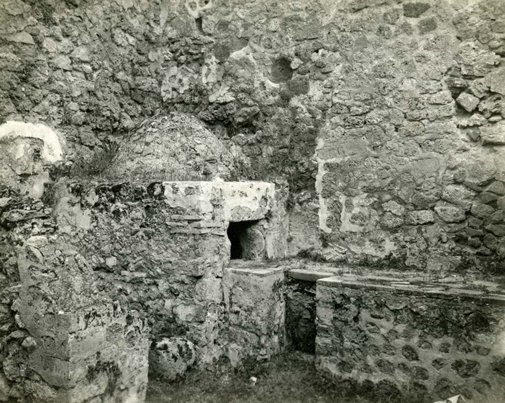 I.2.28 Pompeii. 1913. Kitchen area, looking towards oven.
Photo by Esther Boise Van Deman  American Academy in Rome. VD_Archive_Ph_208.
