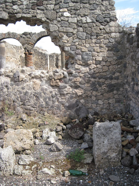 I.3.8a Pompeii. September 2010. Looking towards south-west corner of property. Photo courtesy of Drew Baker.