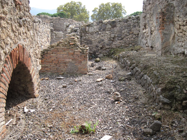 I.3.16 Pompeii. May 2005. West wall looking south.