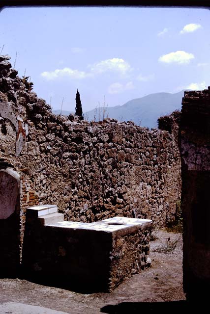 I.3.22 Pompeii.   December 2007.  East wall.