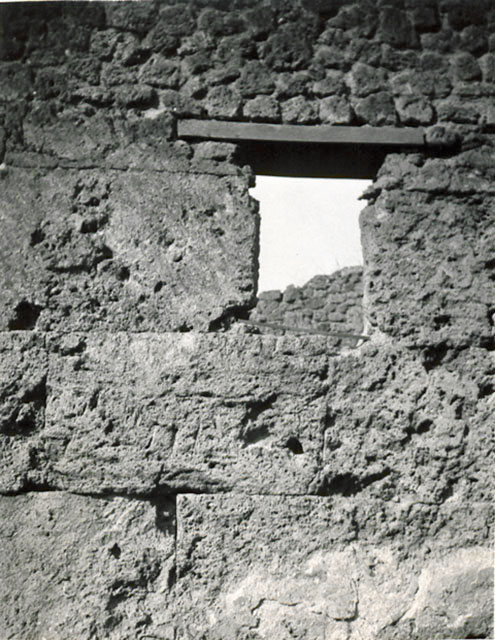 I.3.25 Pompeii. September 2010. Looking west from entrance doorway. Photo courtesy of Drew Baker.