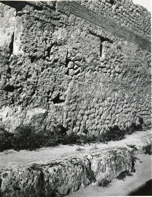 I.3.25 Casa dei Guerrieri. Rooms to north of entrance