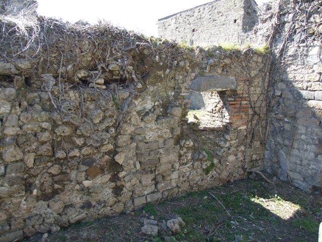I.3.27 Pompeii.  March 2009. Room on the East side of the Oven. North east corner.