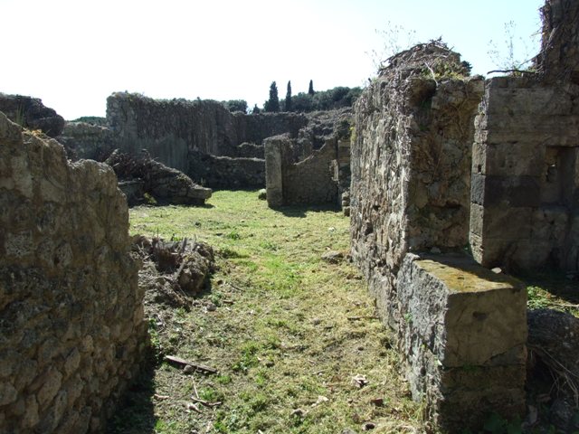 I.3.29 Pompeii. March 2009. Room 2. Window in East wall onto Vicolo.