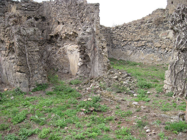 I.3.30 Pompeii. September 2010. Looking towards north-east corner from peristyle. Photo courtesy of Drew Baker.