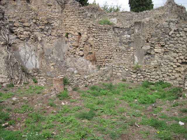 I.3.30 Pompeii. September 2010. Looking south from peristyle, towards fauces and entrance doorway. Photo courtesy of Drew Baker.