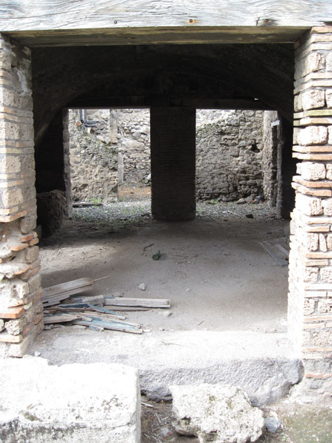 I.3.31 Pompeii. March 2009. Entrance. Looking north.