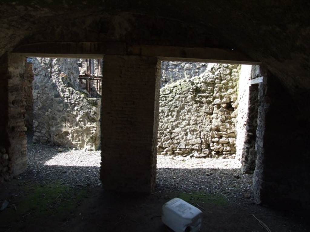 I.3.31 Pompeii.  March 2009. North side of entrance room.