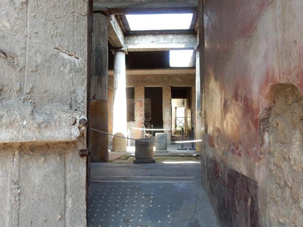 I.6.15 Pompeii. May 2015. Entrance corridor or fauces. Photo courtesy of Buzz Ferebee.