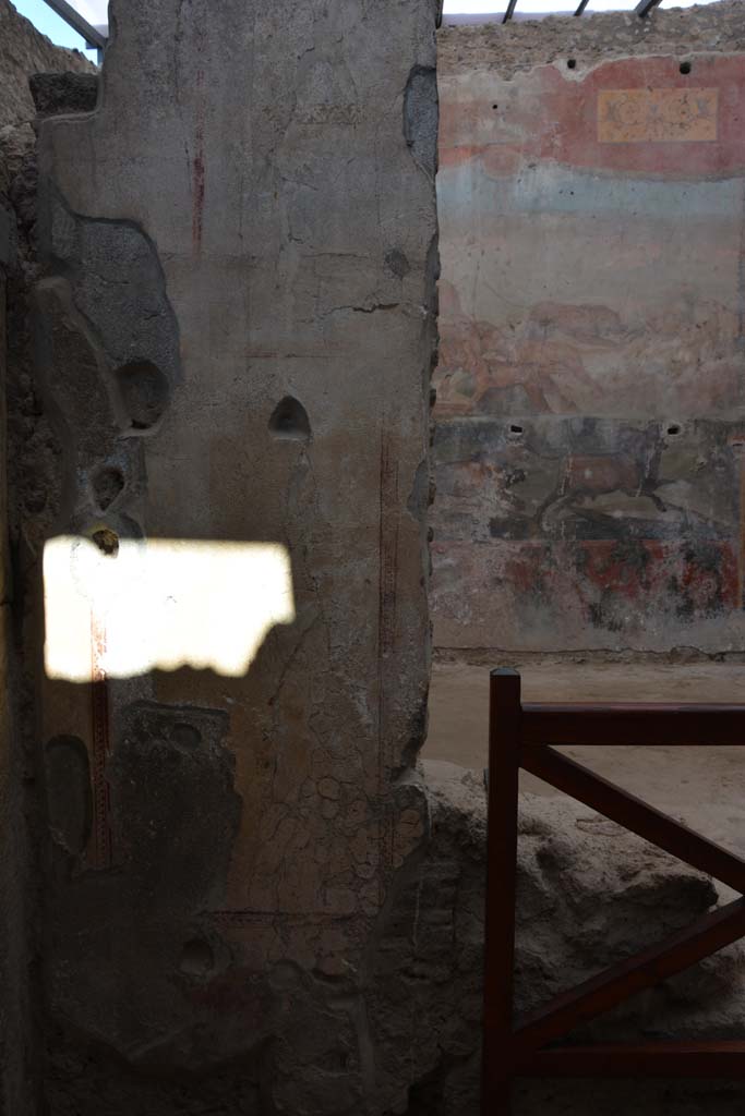 I.6.15 Pompeii. March 2019. 
Looking north to small wall on east side of doorway to room 8, on left.   
Foto Annette Haug, ERC Grant 681269 DÉCOR
