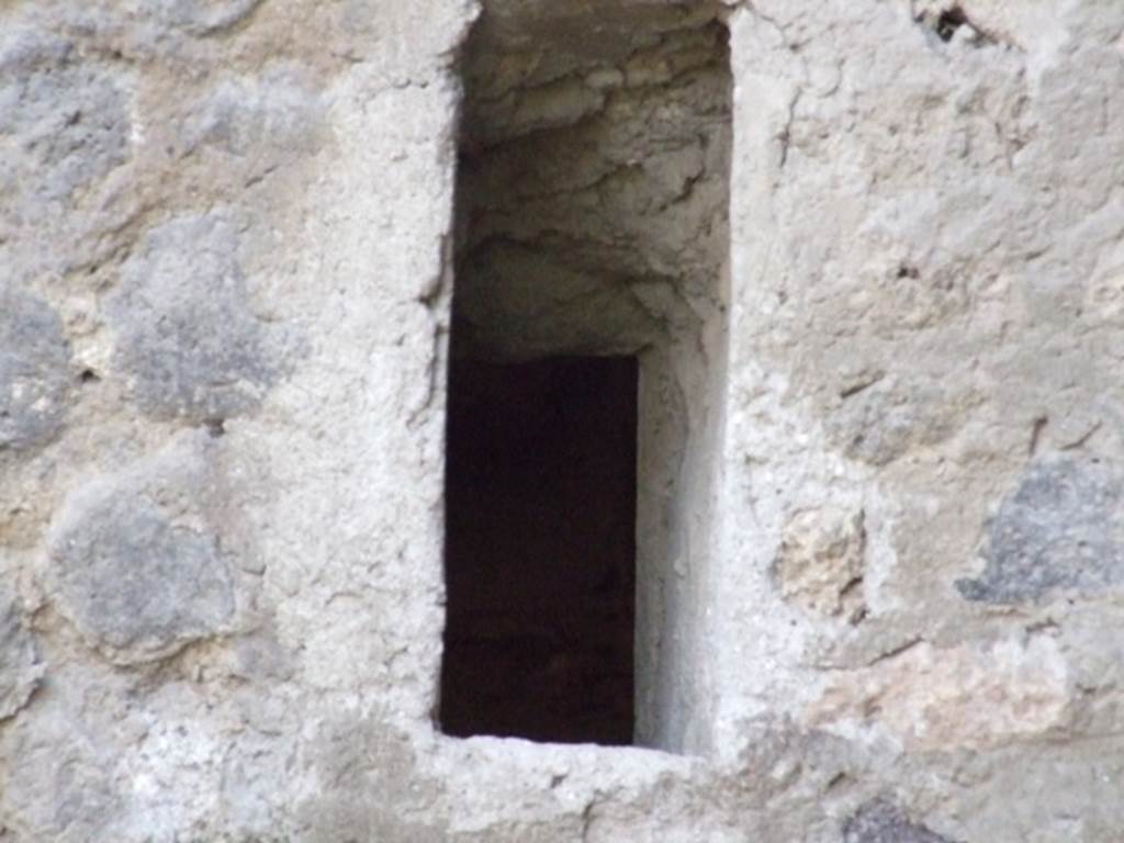 I.7.6 Pompeii. December 2007. According to Eschebach, this is a sloping airshaft to cellar in south wall. See Eschebach, L., 1993. Gebudeverzeichnis und Stadtplan der antiken Stadt Pompeji. Kln: Bhlau. (p.39)

