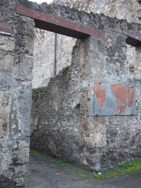 I.10.3 Pompeii. December 2005. Cubiculum. Room on west side of entrance.