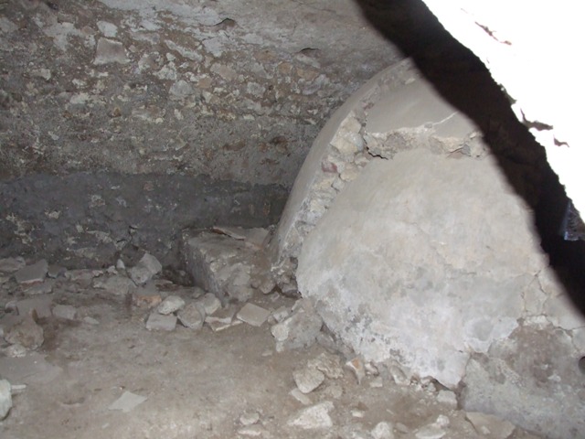 I.10.4 Pompeii. March 2009. Looking south across underground rooms at area S.