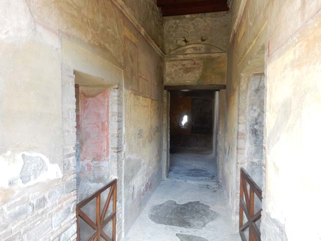 I.10.4 Pompeii. December 2006. North wall of corridor 16.
