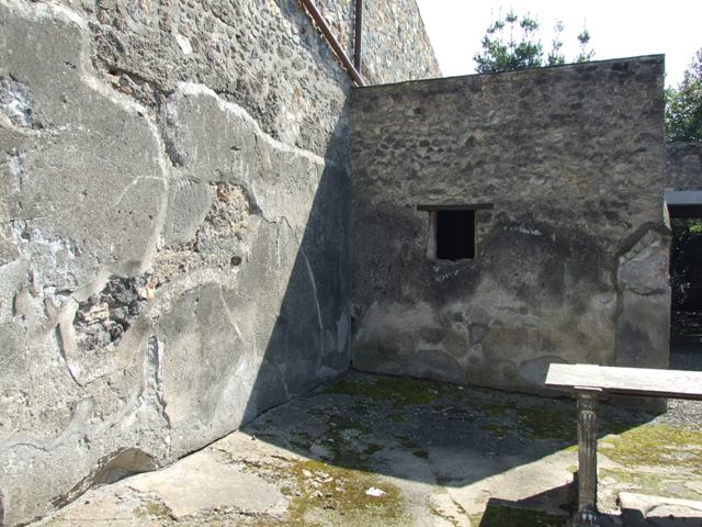 I.10.7 Pompeii. March 2009. Room 2. Cubiculum.South wall.