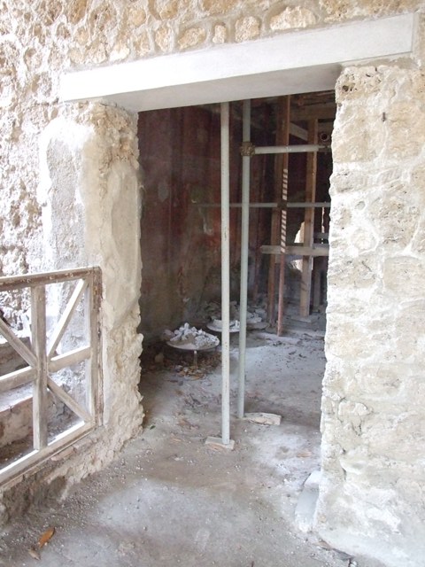 I.10.7 Pompeii. March 2009. Room 5.  Cubiculum.South wall.
