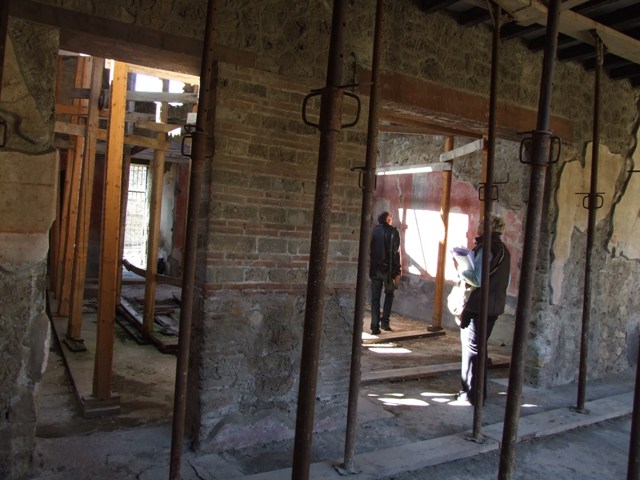 I.10.11 Pompeii.  March 2009.  Room 12.  Cubiculum.  South wall.  West end.  Painting of a swan.