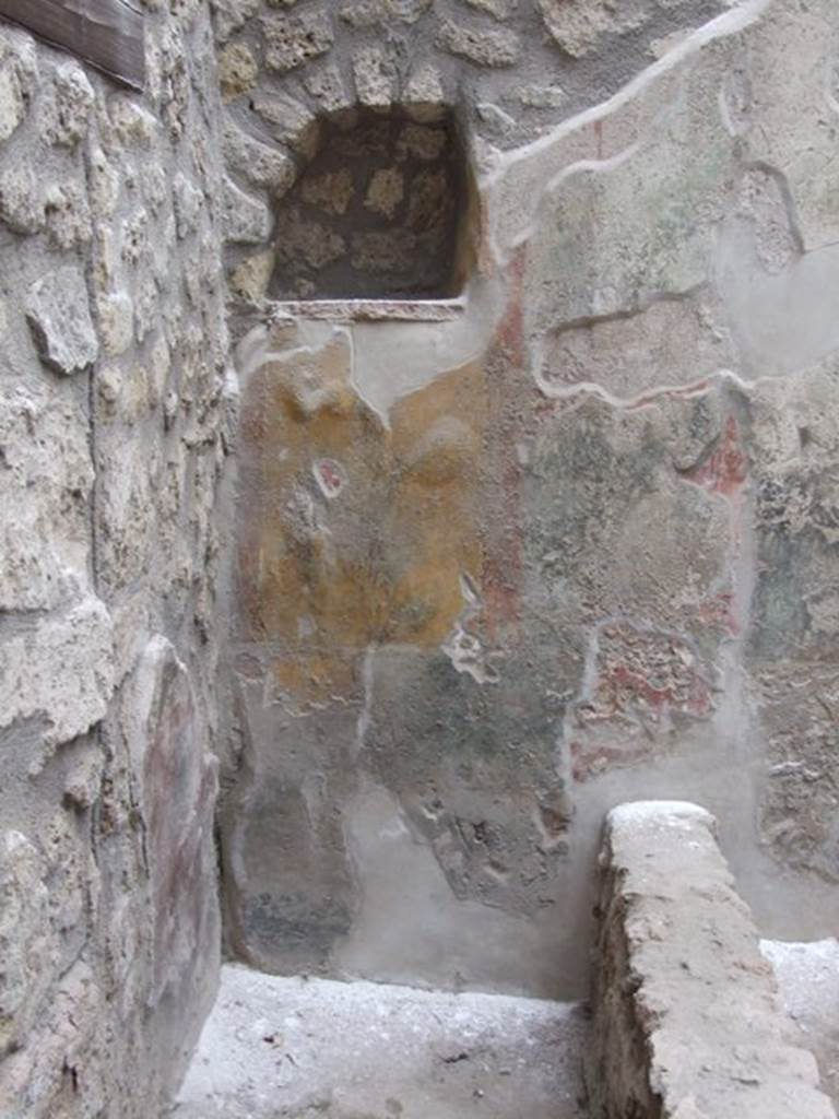 I.11.6 Pompeii. March 2009. Room 6, niche on south wall of garden area.  