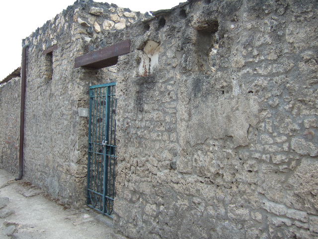 I.12.7 Pompeii. March 2009. Niche.