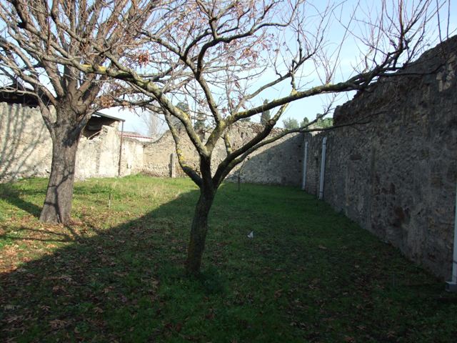 1.12.14 Pompeii. December 2007. Cistern head near north wall.