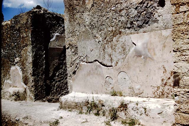 I.12.16 Pompeii. March 2009. Room 2. North east corner, with recess.