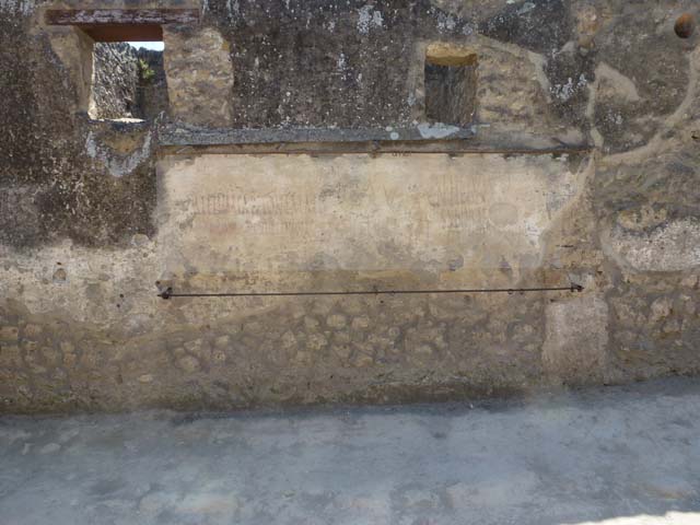 I.14.8 Pompeii. December 2005. Niche in south-west corner.  According to PPP, this was a decayed white niche with a red border on the south wall at its west end. See Bragantini, de Vos, Badoni, 1981. Pitture e Pavimenti di Pompei, Parte 1. Rome: ICCD. (p.192)

