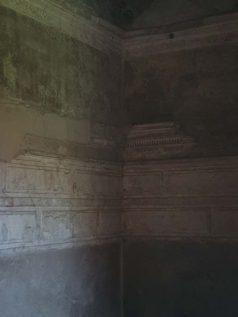 I.15.3 Pompeii. July 2021. Room 6, looking towards upper north-west corner. 
Foto Annette Haug, ERC Grant 681269 DÉCOR.

