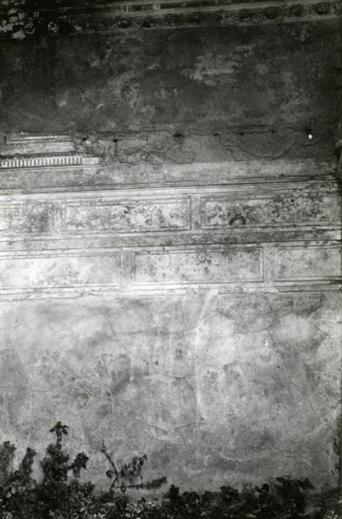 I.15.3 Pompeii. 1968. Room 6. House of Ship Europa, cubiculum right of fauces, N wall, overall. 
Photo courtesy of Anne Laidlaw.
American Academy in Rome, Photographic Archive. Laidlaw collection _P_68_3_19.
