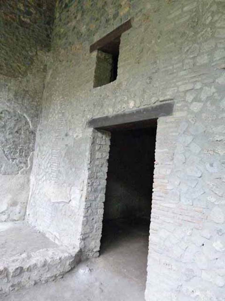 I.15.3 Pompeii. May 2010. Doorway from portico 10 to triclinium 12 on south-east side of peristyle 13.