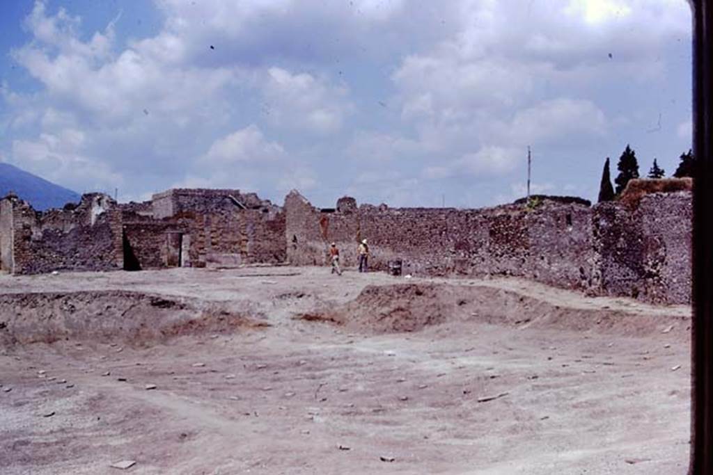 I.15.3 Pompeii. 1972. Looking towards north-east. Photo by Stanley A. Jashemski. 
Source: The Wilhelmina and Stanley A. Jashemski archive in the University of Maryland Library, Special Collections (See collection page) and made available under the Creative Commons Attribution-Non Commercial License v.4. See Licence and use details. J72f0702
