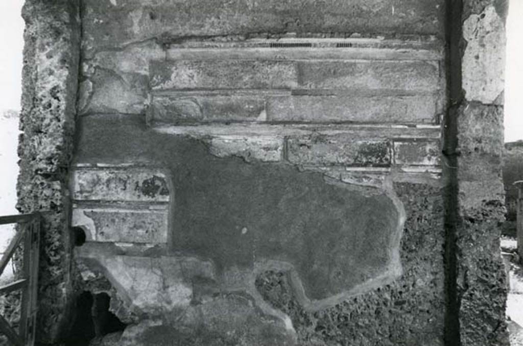 I.15.3 Pompeii. 1968. Room 5. House of Ship Europa, Fauces, left E side at north end.  
Photo courtesy of Anne Laidlaw.
American Academy in Rome, Photographic Archive. Laidlaw collection _P_68_3_32.

 
