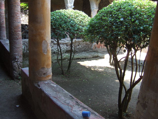 I.17.4 Pompeii.  May 2006. Kitchen and latrine in south west corner.