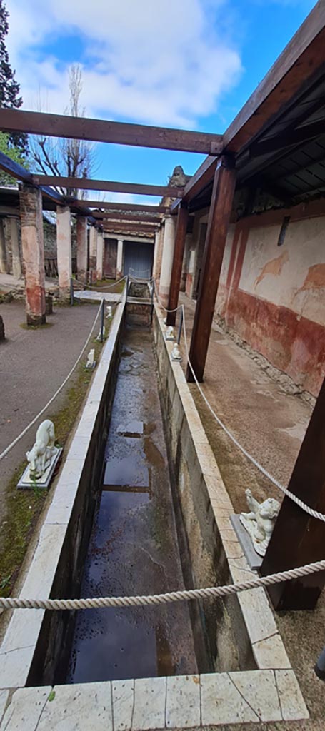 II.2.2 Pompeii. April 2022. 
Room “i”, looking west along upper euripus from east end.
Photo courtesy of Giuseppe Ciaramella.
