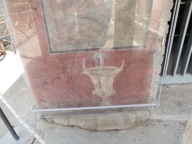 II.2.2 Pompeii. December 2006.  Room 14.  Triclinium.  East wall.  Scenes from the history of Troy.  Hercules� battle with Laomedon, King of Troy.


