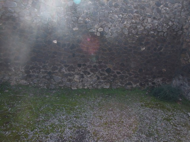 II.2.2 Pompeii. March 2009. Doorway to room 6, triclinium, on east side of atrium.